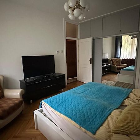 Cosy Apartman In Green Buda Budapest Exterior photo